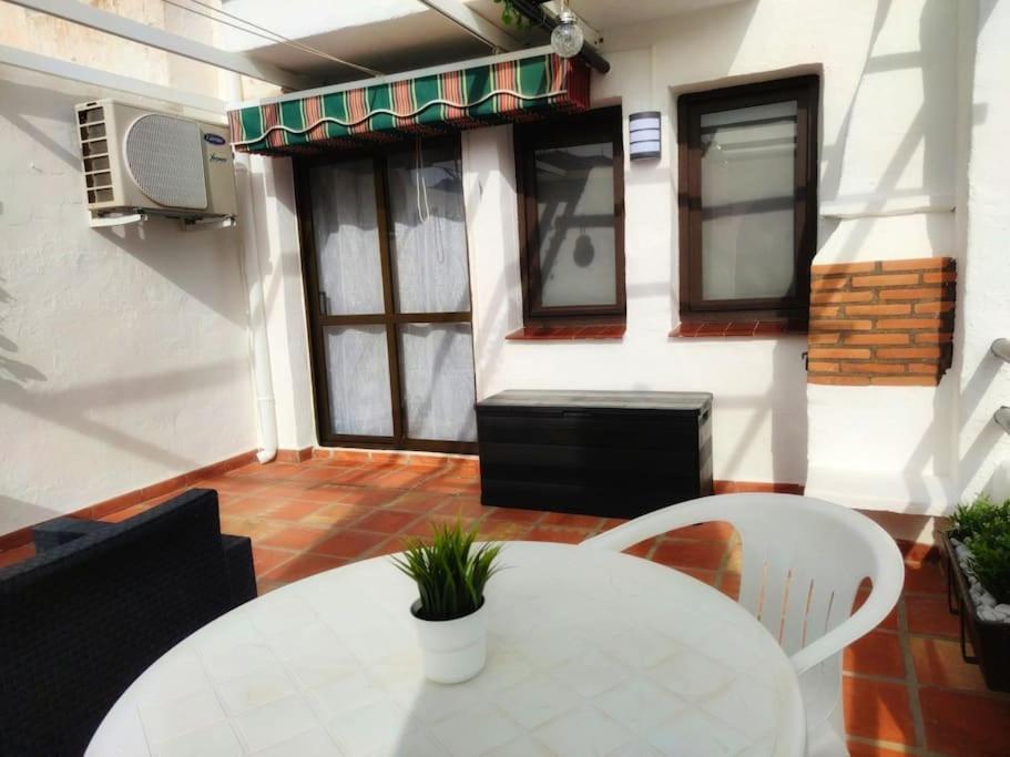 Apartamento-estudio Benalsun Pueblo Evita Benalmádena Exterior foto