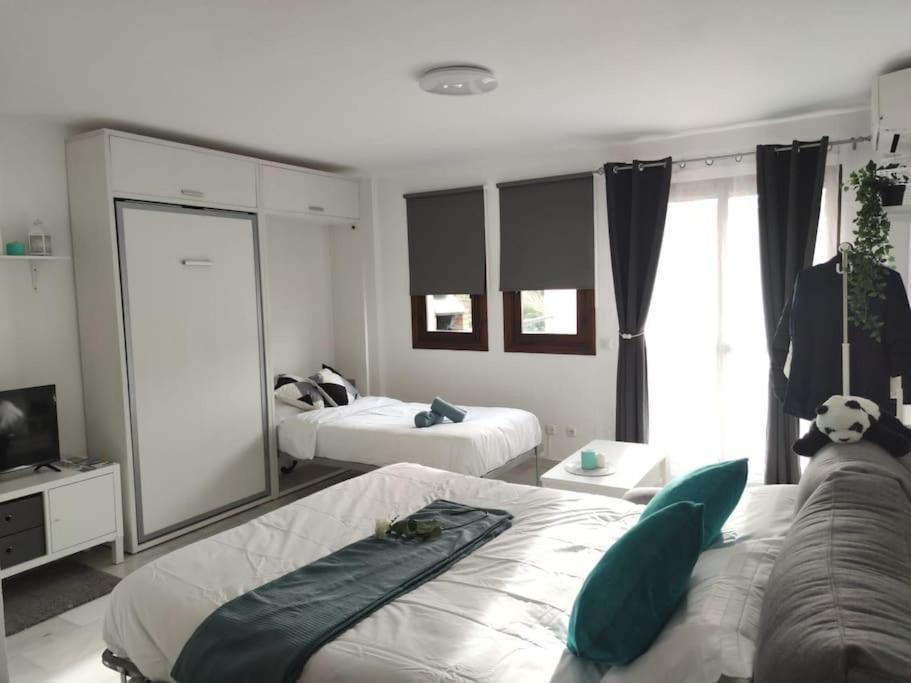 Apartamento-estudio Benalsun Pueblo Evita Benalmádena Exterior foto
