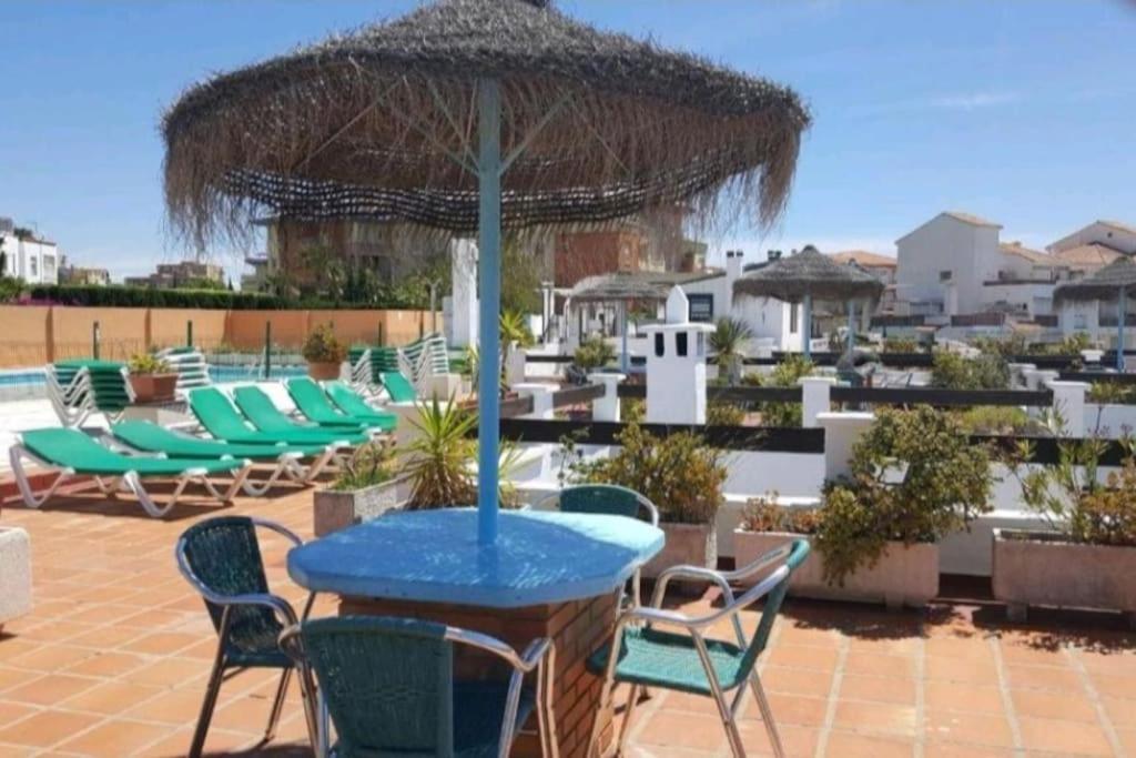 Apartamento-estudio Benalsun Pueblo Evita Benalmádena Exterior foto