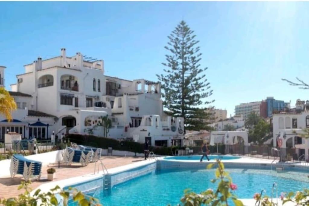 Apartamento-estudio Benalsun Pueblo Evita Benalmádena Exterior foto
