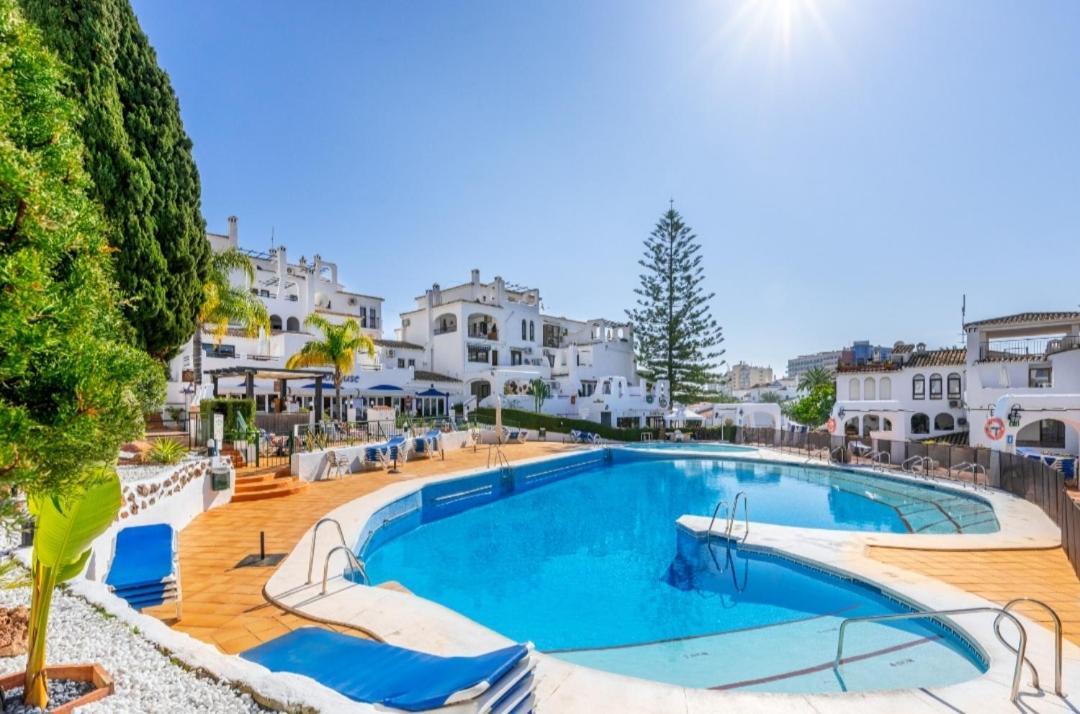 Apartamento-estudio Benalsun Pueblo Evita Benalmádena Exterior foto